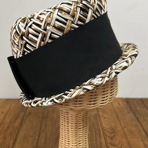 Vintage hat woven with bow